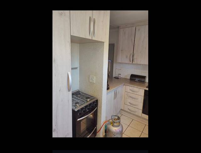 2 BEDROOM APARTMENT FOR SALE IN PALM SPRINGS